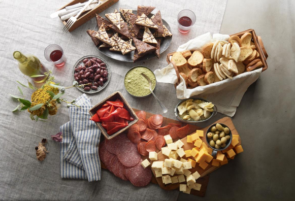 Win a $50 Jason's Deli Gift Card = Get a Holiday Catering Package